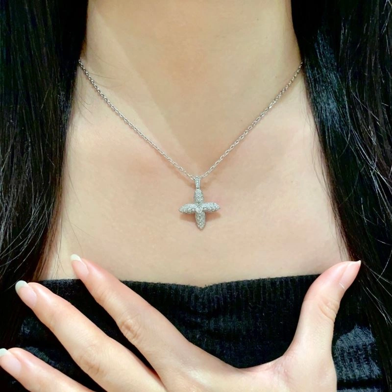 Louis Vuitton Necklaces Sophisticated 250513