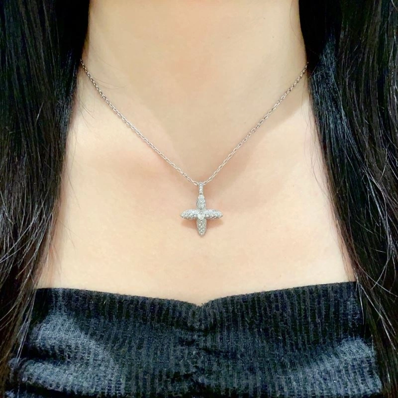 Louis Vuitton Necklaces Sophisticated 250513