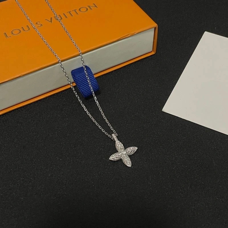 Louis Vuitton Necklaces Sophisticated 250513