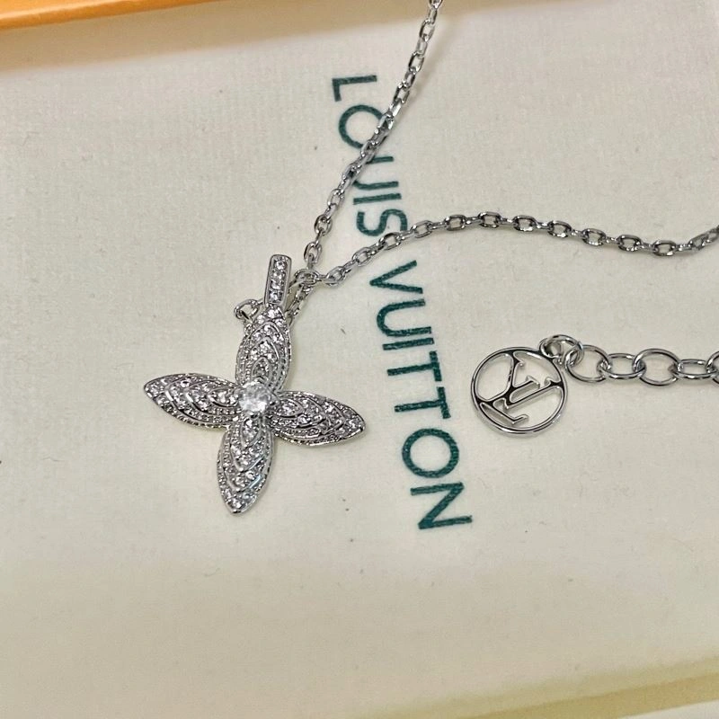 Louis Vuitton Necklaces Sophisticated 250513