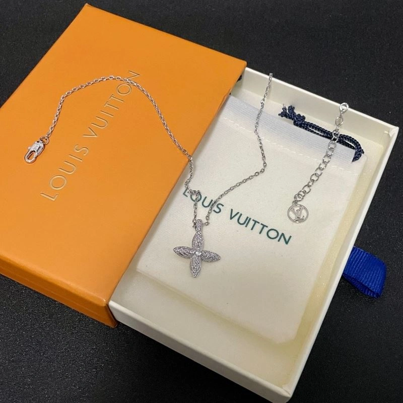 Louis Vuitton Necklaces Sophisticated 250513