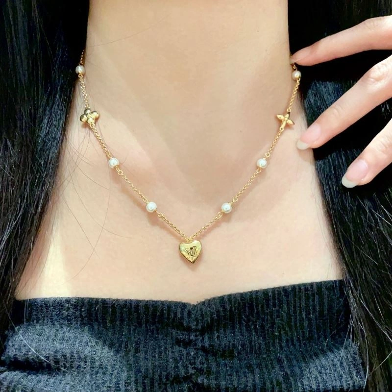Effortless Louis Vuitton Necklaces 250518