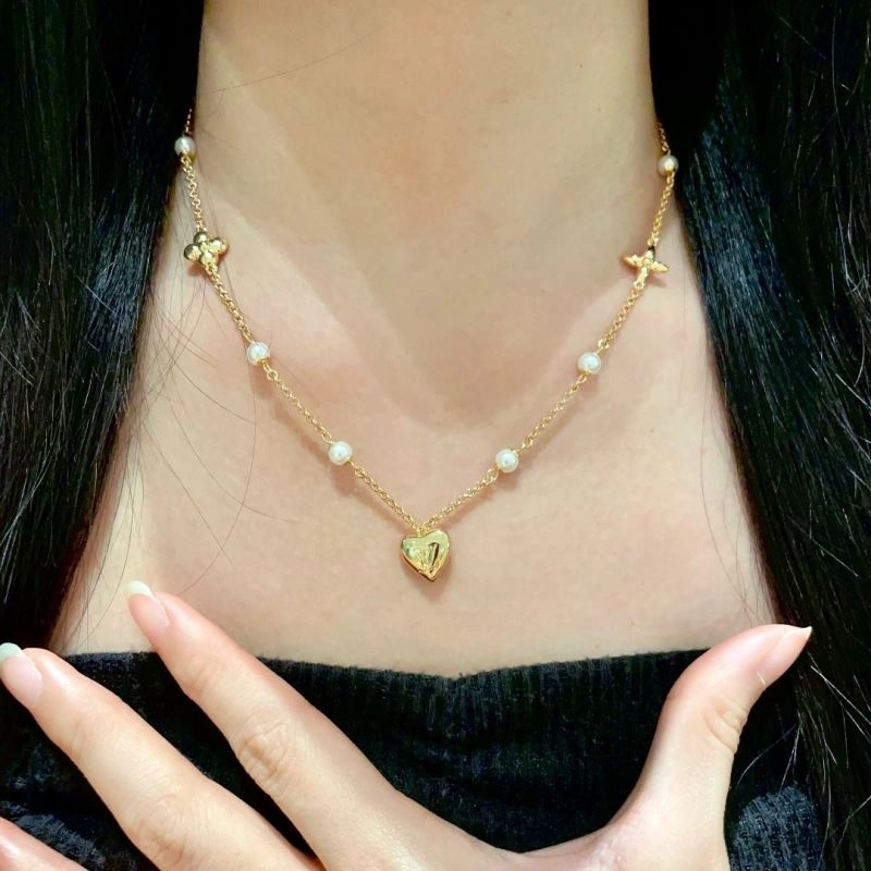 Effortless Louis Vuitton Necklaces 250518