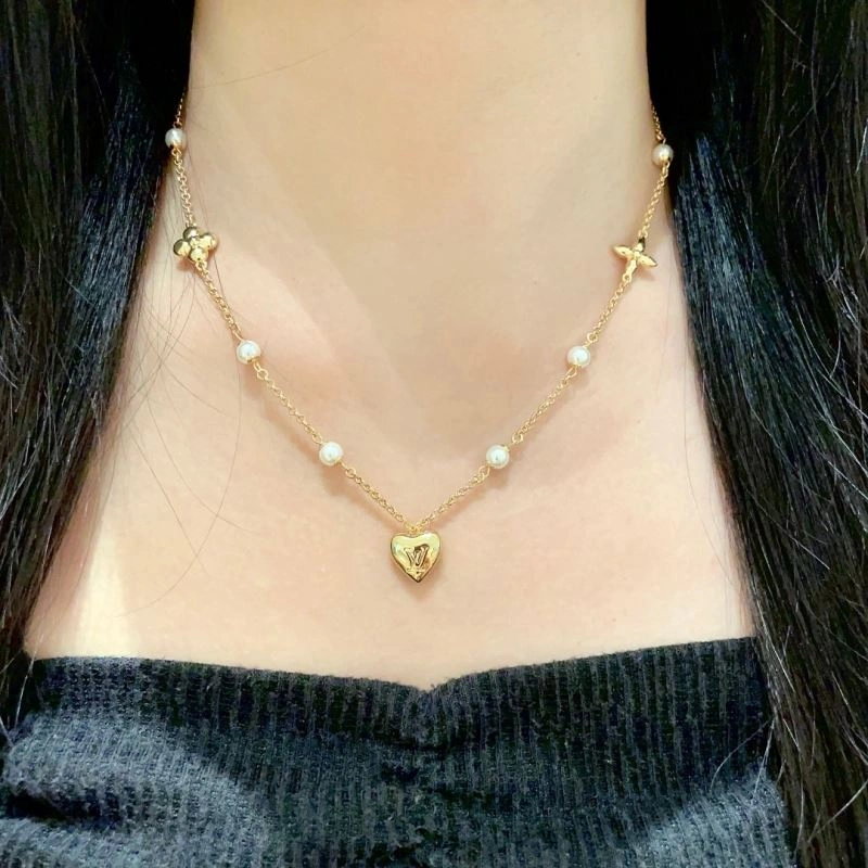 Effortless Louis Vuitton Necklaces 250518