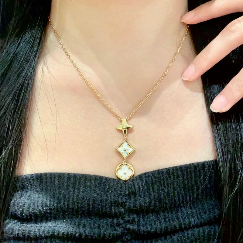 Louis Vuitton Necklaces RelaxedFit 250507