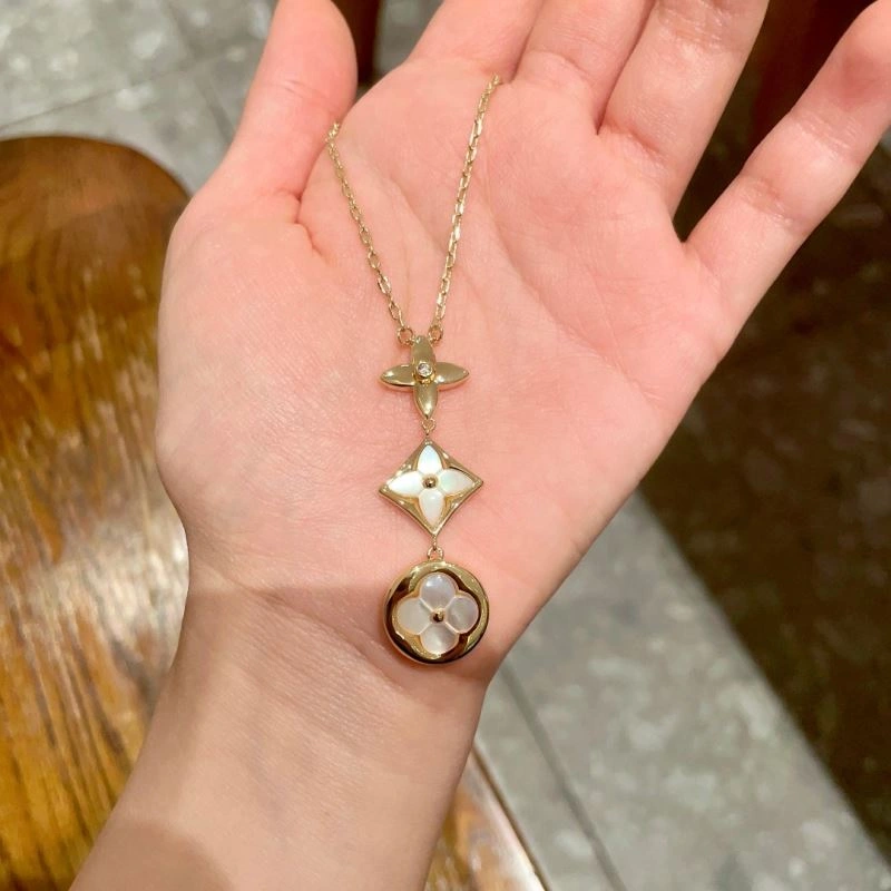Louis Vuitton Necklaces RelaxedFit 250507