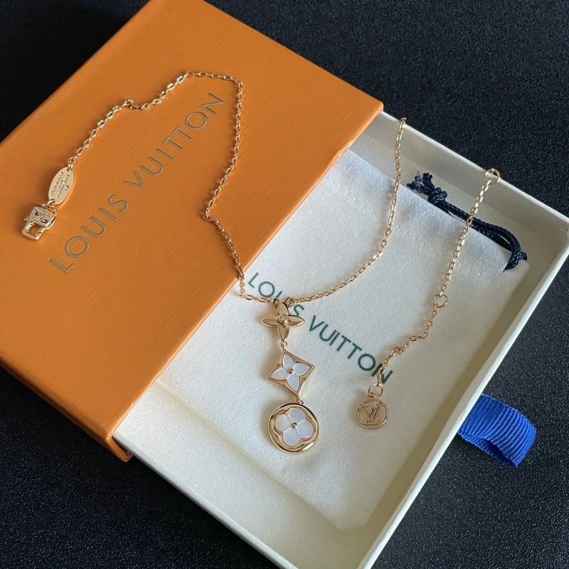 Louis Vuitton Necklaces RelaxedFit 250507
