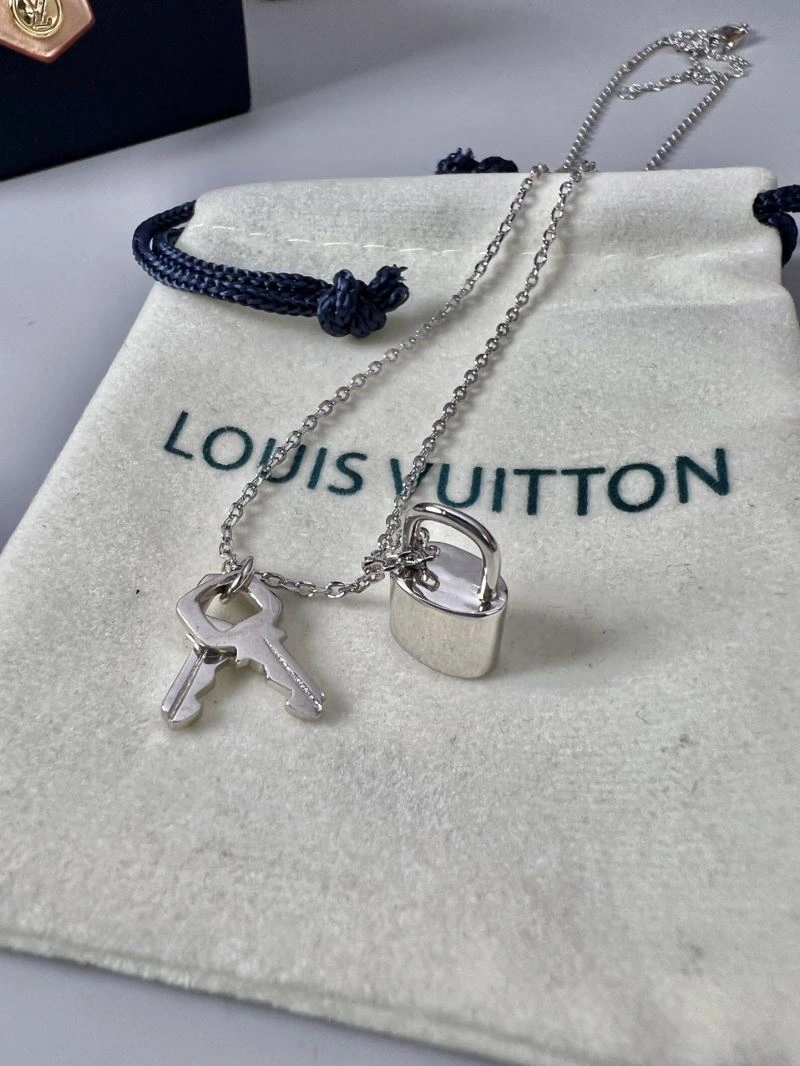 RelaxedFit Louis Vuitton Necklaces 250498