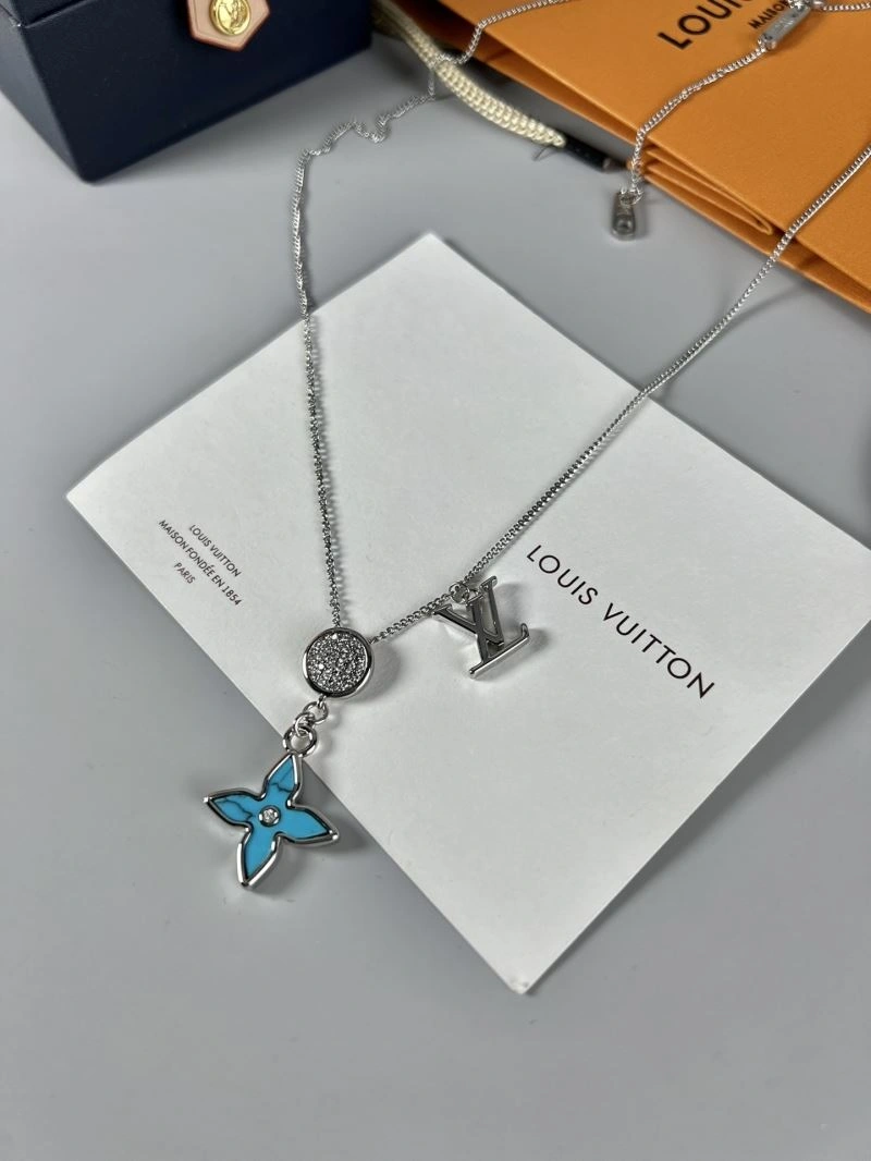 Vibrant Louis Vuitton Necklaces 250499