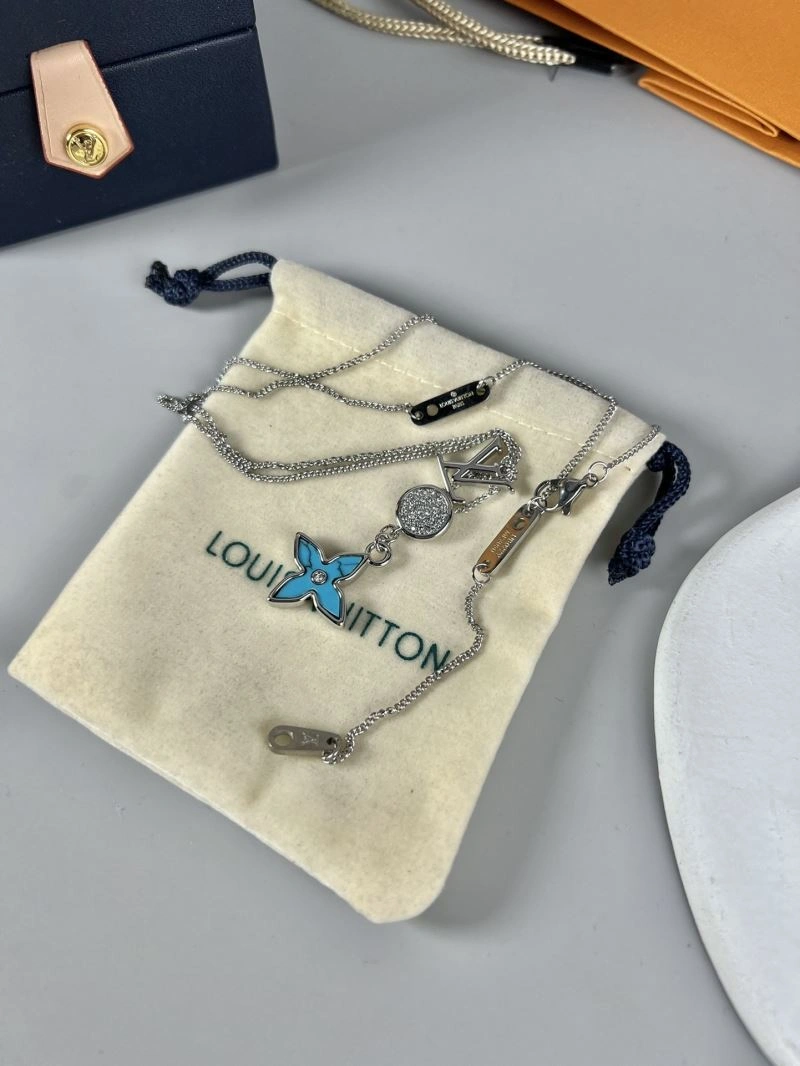 Vibrant Louis Vuitton Necklaces 250499