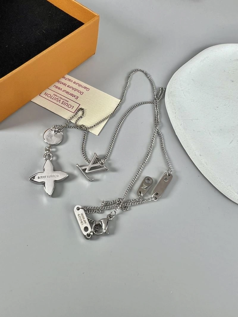 Vibrant Louis Vuitton Necklaces 250499
