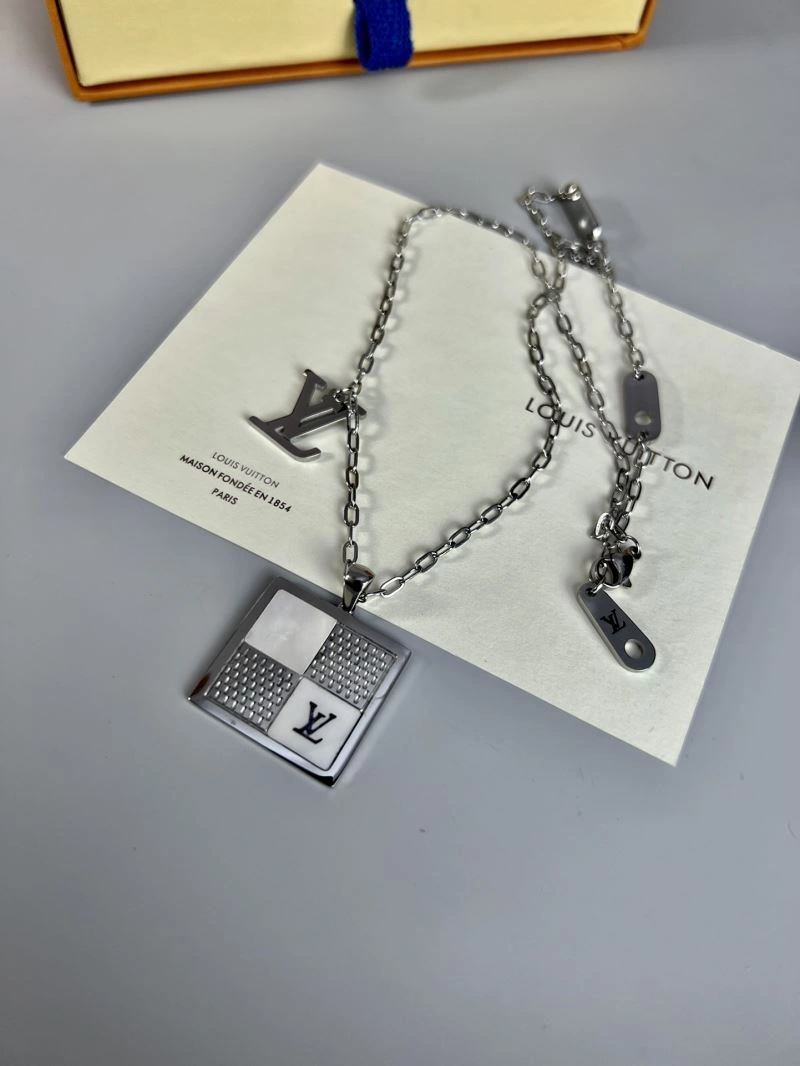 Louis Vuitton Necklaces ZipUp 250503