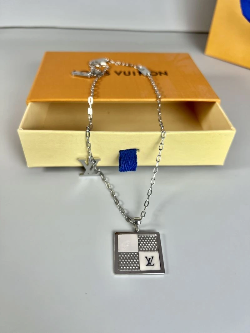 Louis Vuitton Necklaces ZipUp 250503