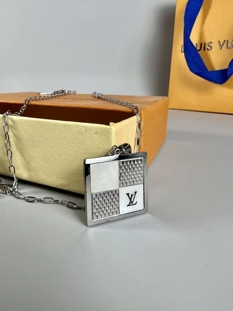 Louis Vuitton Necklaces ZipUp 250503