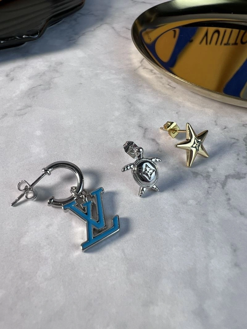 FashionForward Louis Vuitton Necklaces 250509