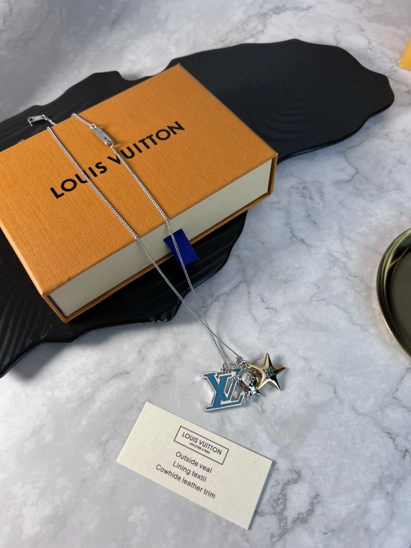 FashionForward Louis Vuitton Necklaces 250509