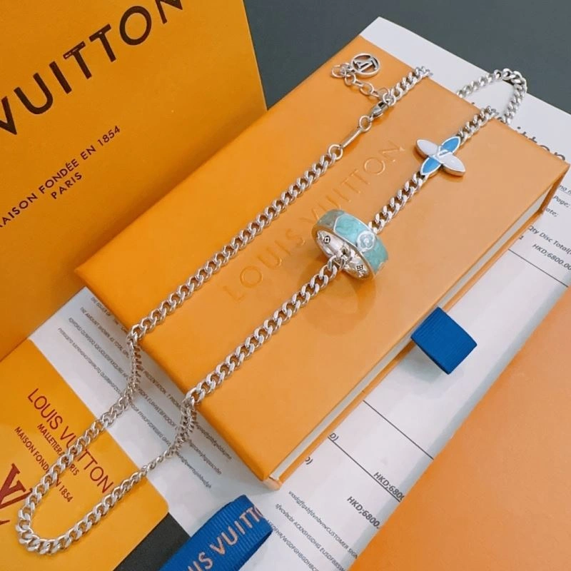 Louis Vuitton Necklaces Supportive 250489