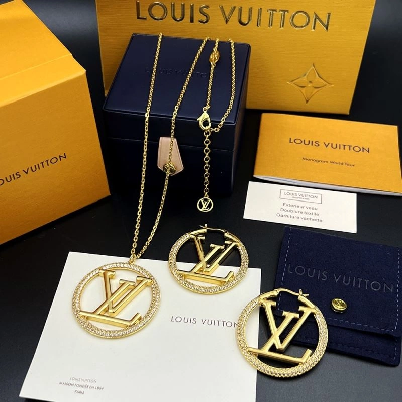 Louis Vuitton Necklaces Functional 250486