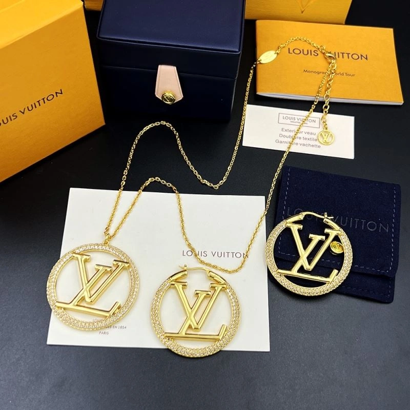 Louis Vuitton Necklaces Functional 250486