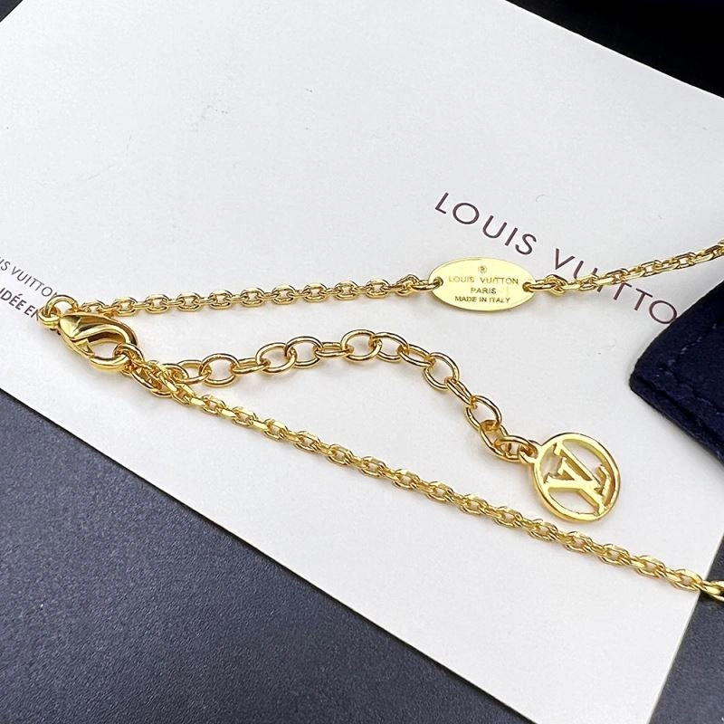 Louis Vuitton Necklaces Functional 250486