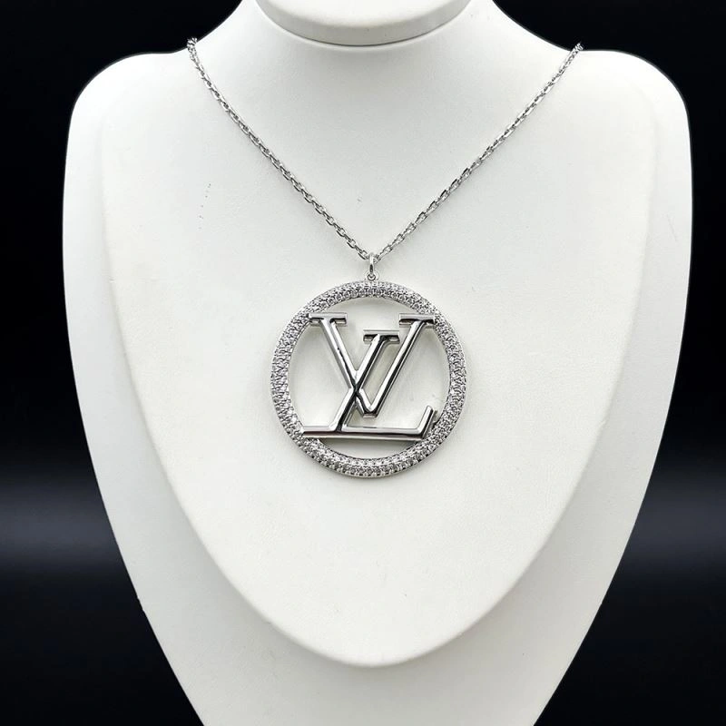 Louis Vuitton Necklaces Versatile 250484
