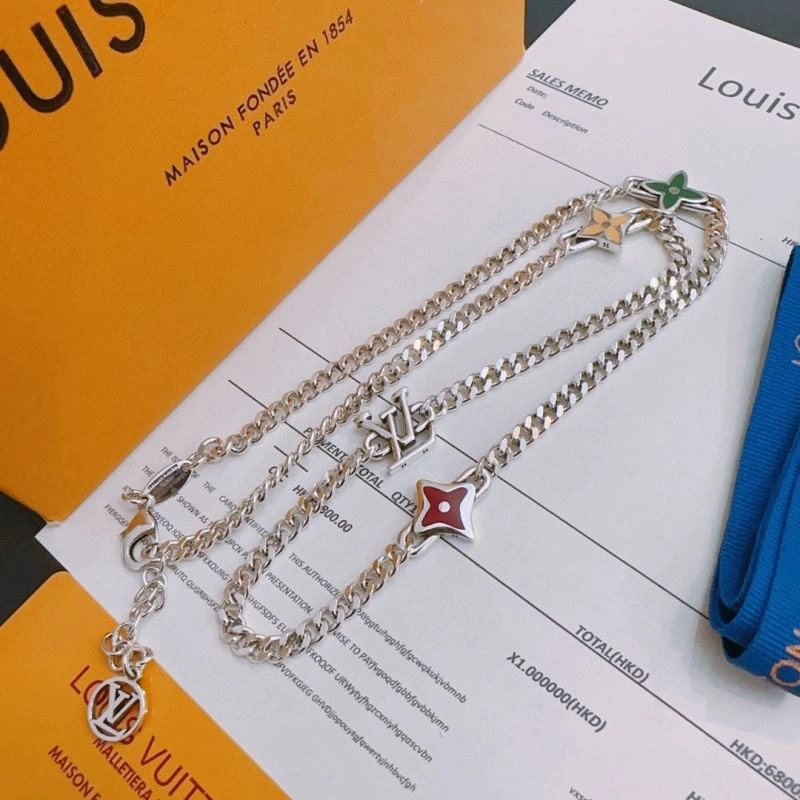 Louis Vuitton Necklaces Practical 250479