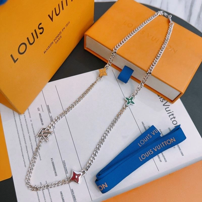 Louis Vuitton Necklaces Practical 250479