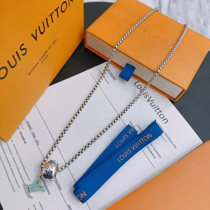 Vibrant Louis Vuitton Necklaces 250478
