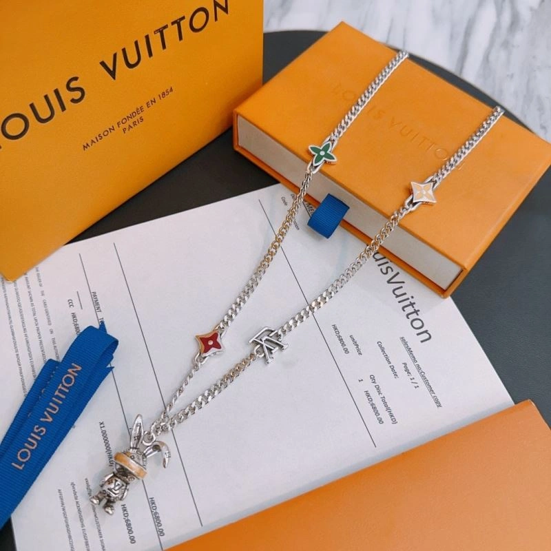 Louis Vuitton Necklaces FashionForward 250454