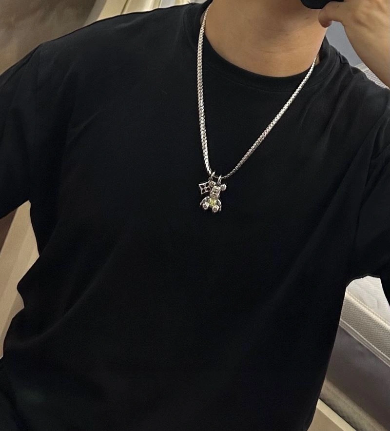 WaterResistant Louis Vuitton Necklaces 250448