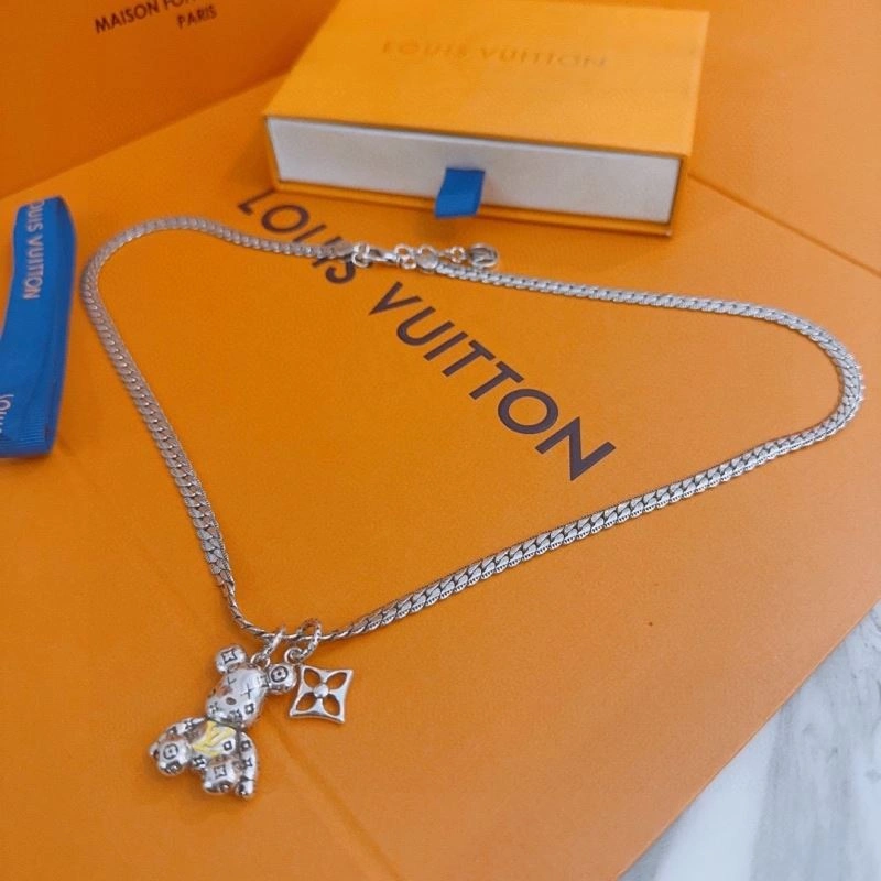 WaterResistant Louis Vuitton Necklaces 250448