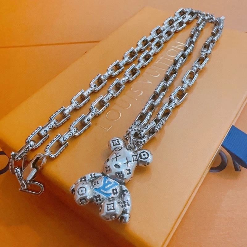 Louis Vuitton Necklaces Chic 250461