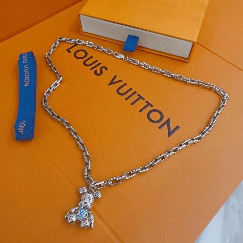 Louis Vuitton Necklaces Chic 250461