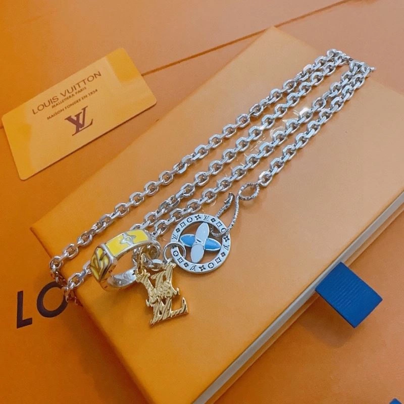 Louis Vuitton Necklaces Trendy 250472