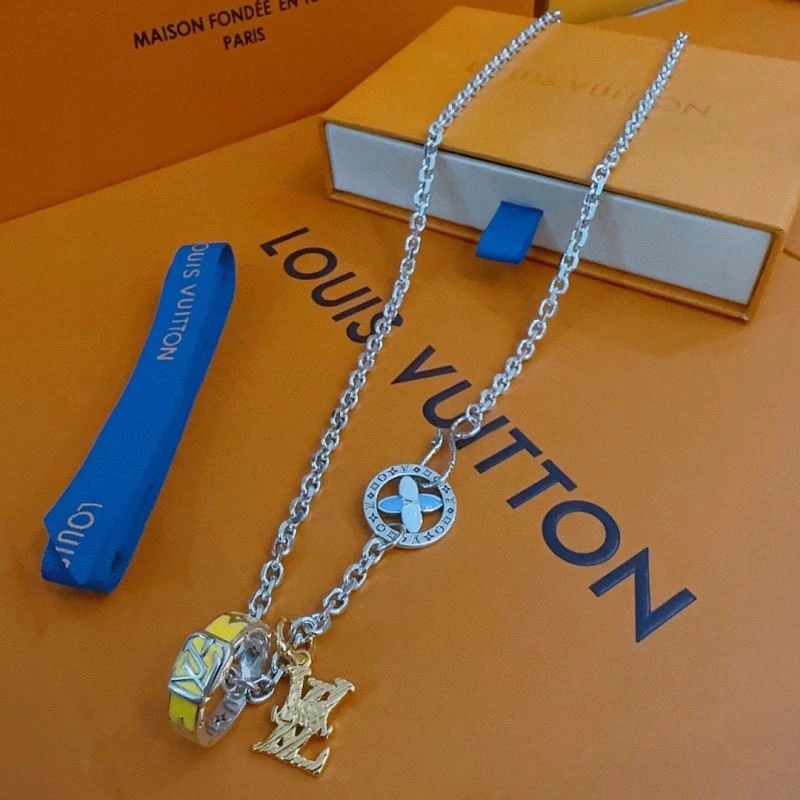 Louis Vuitton Necklaces Trendy 250472