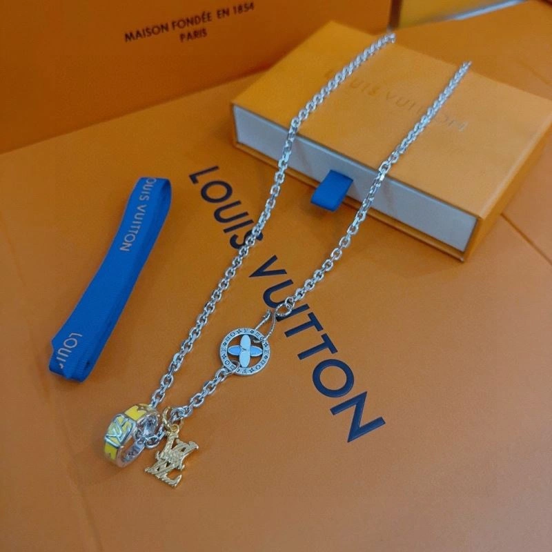 Louis Vuitton Necklaces Trendy 250472
