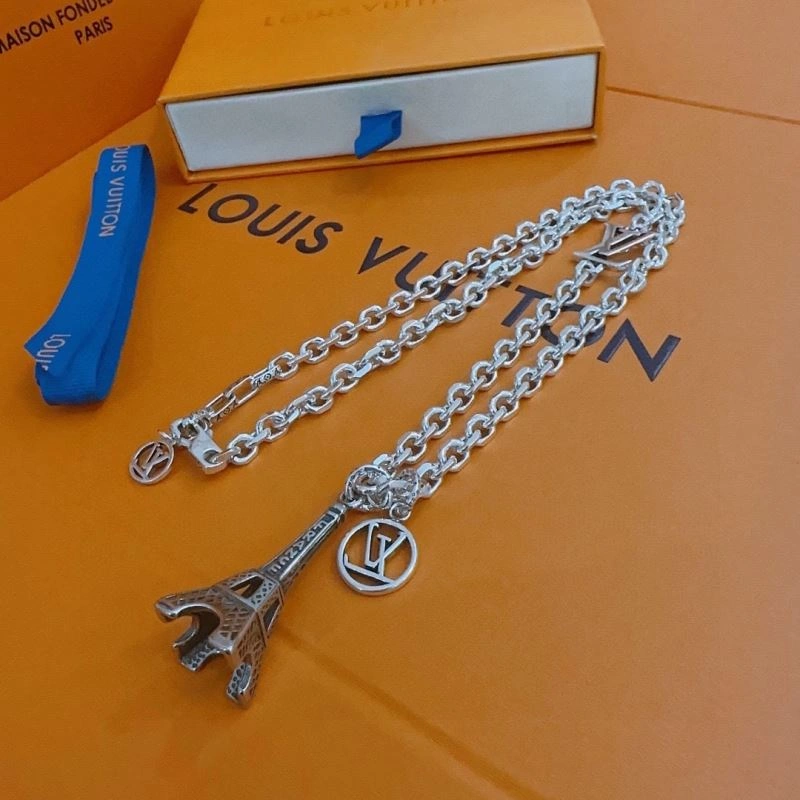 Louis Vuitton Necklaces Durable 250470