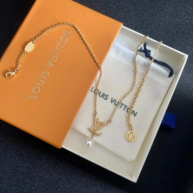 Unique Louis Vuitton Necklaces 250475