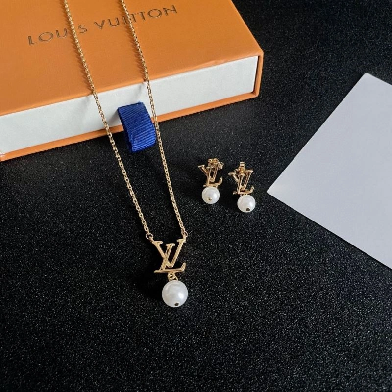 Unique Louis Vuitton Necklaces 250475