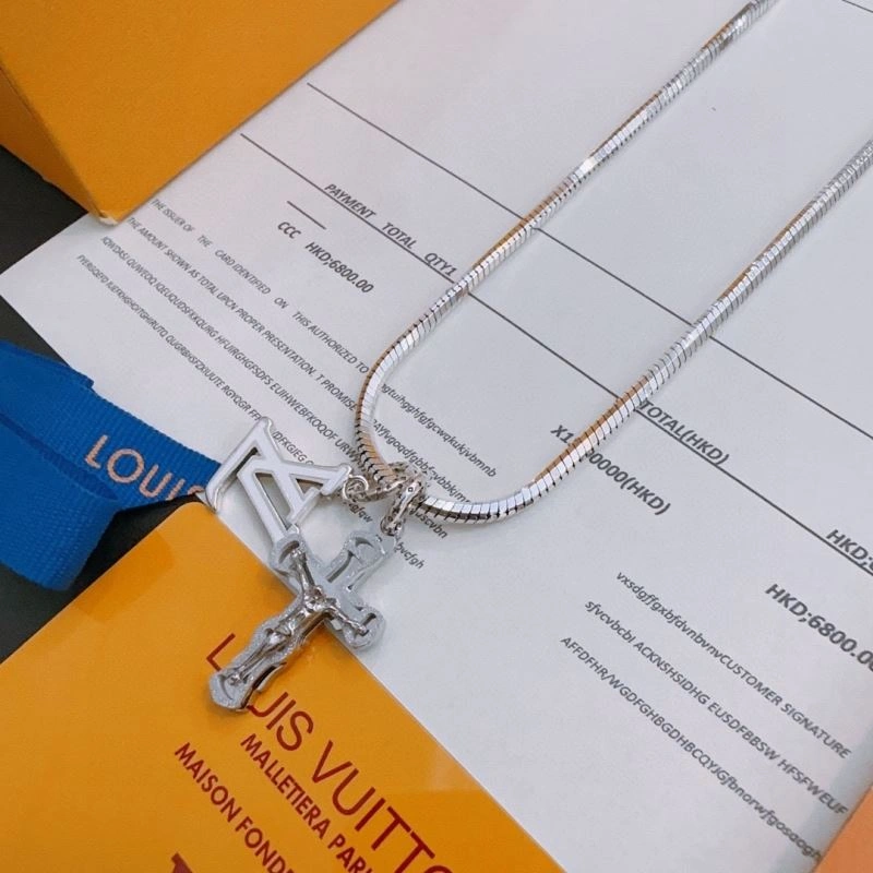 Lightweight Louis Vuitton Necklaces 250469