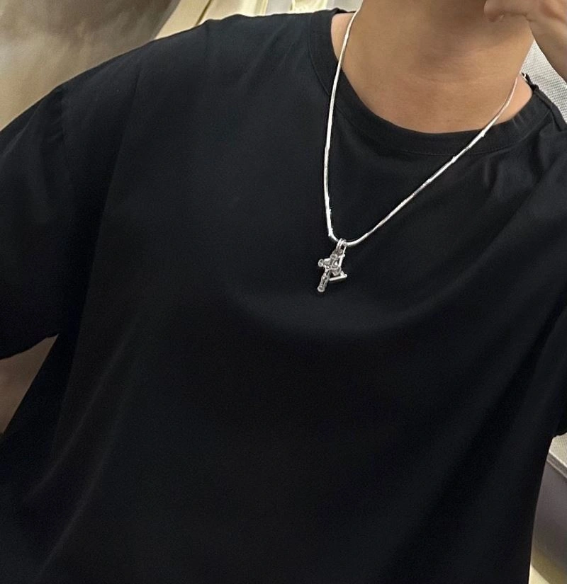 Lightweight Louis Vuitton Necklaces 250469