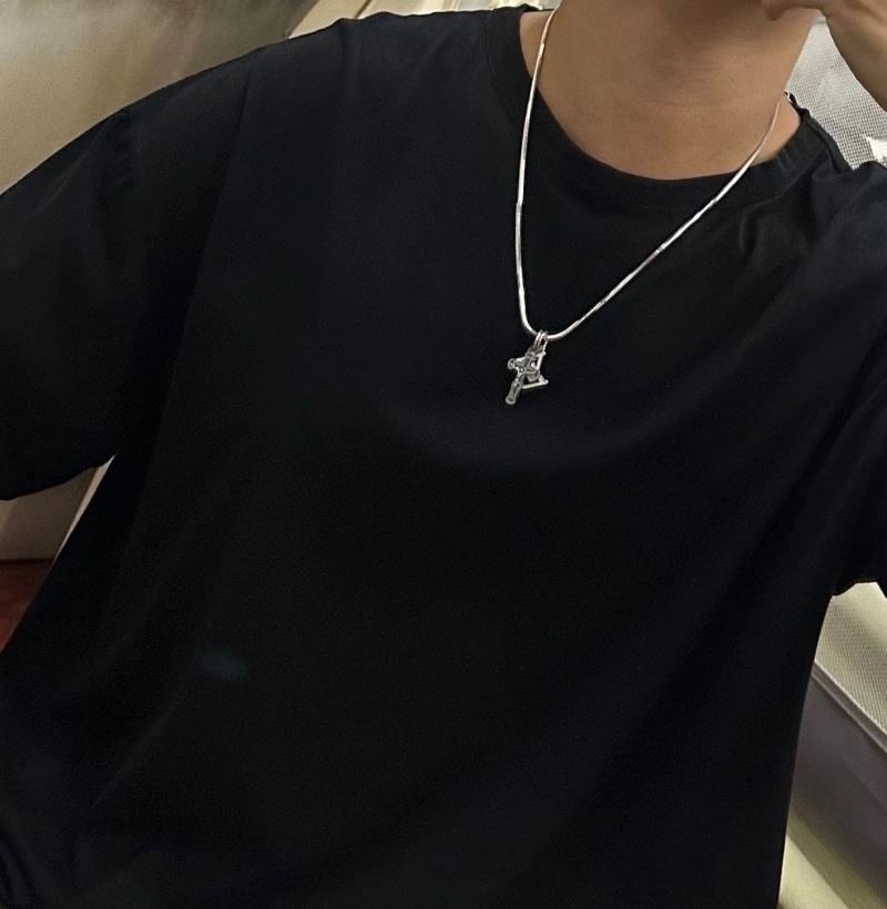 Lightweight Louis Vuitton Necklaces 250469