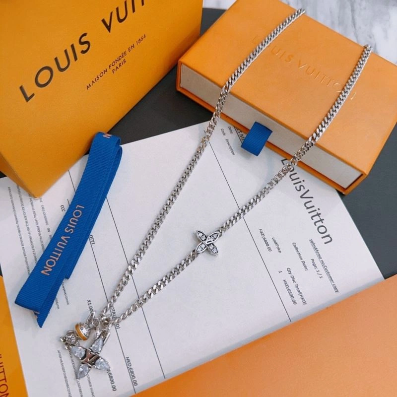 Louis Vuitton Necklaces Effortless 250450