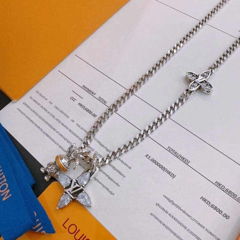 Louis Vuitton Necklaces Effortless 250450