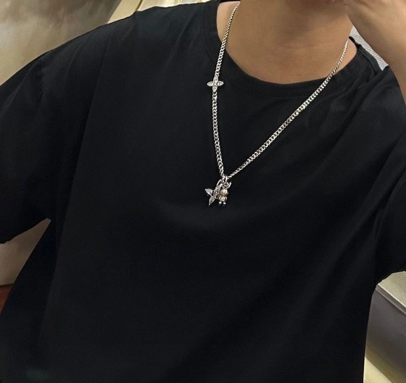 Louis Vuitton Necklaces Effortless 250450