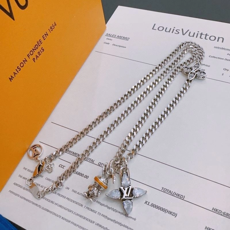 Louis Vuitton Necklaces Effortless 250450