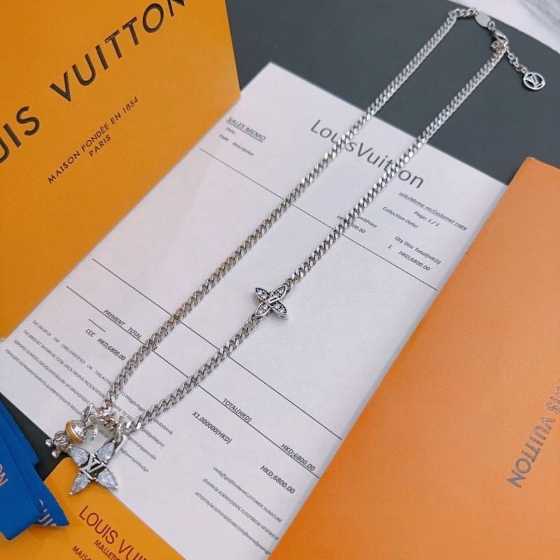 Louis Vuitton Necklaces Effortless 250450