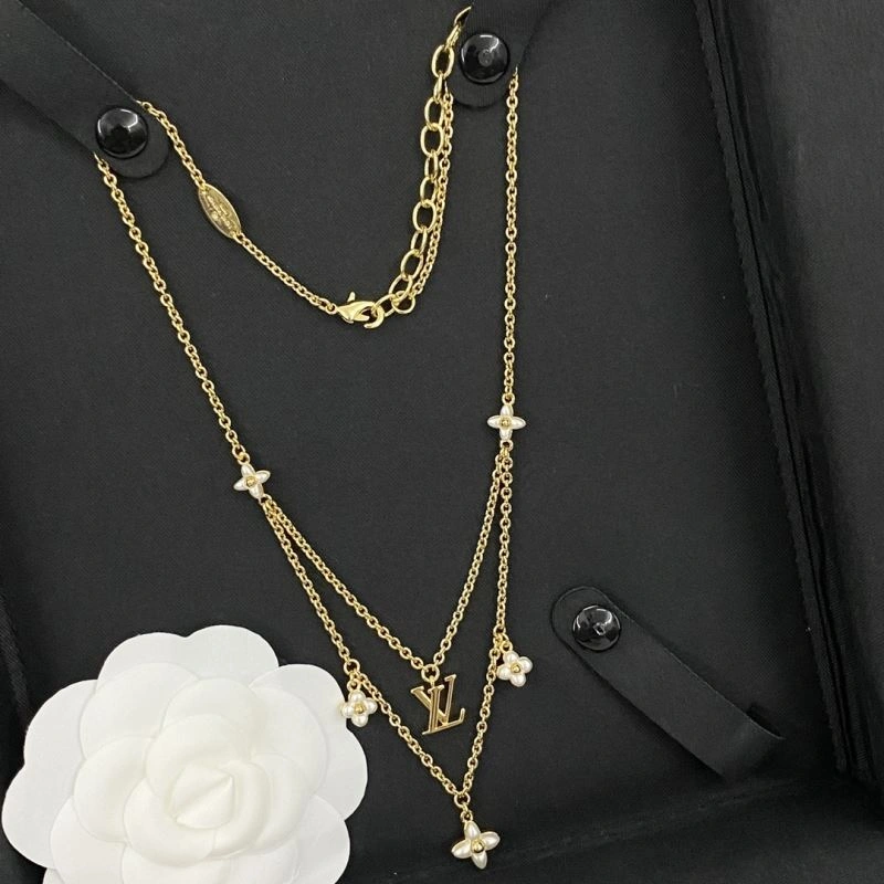 Casual Louis Vuitton Necklaces 250451