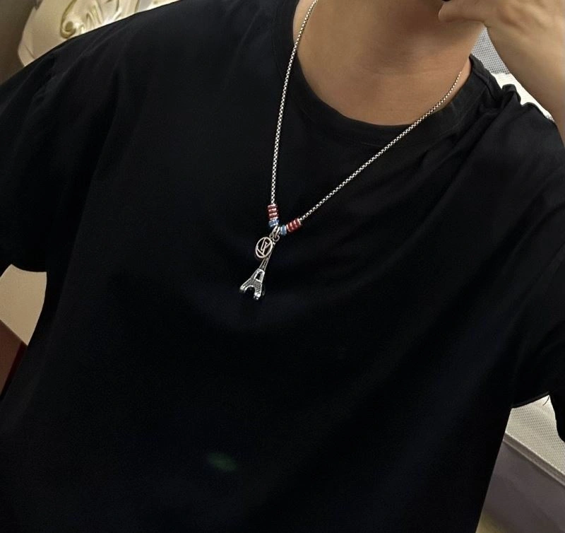 Louis Vuitton Necklaces Lightweight 250467