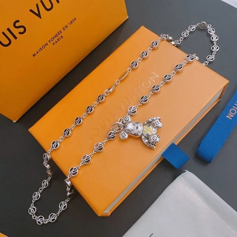 Louis Vuitton Necklaces Durable 250458